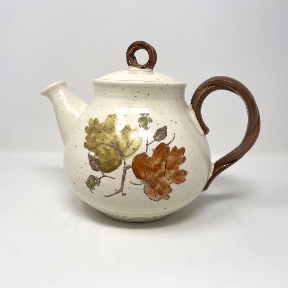 MCM/Vintage Teapot Made by Metlox in California is the Poppy Trail line Pretty!